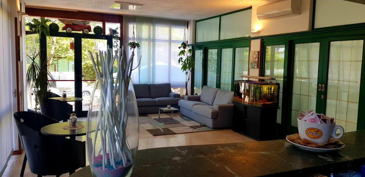 Rivazzurra Hotel ペザロ エクステリア 写真