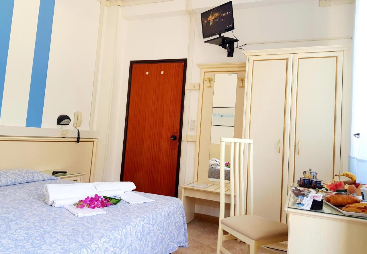 Rivazzurra Hotel ペザロ エクステリア 写真